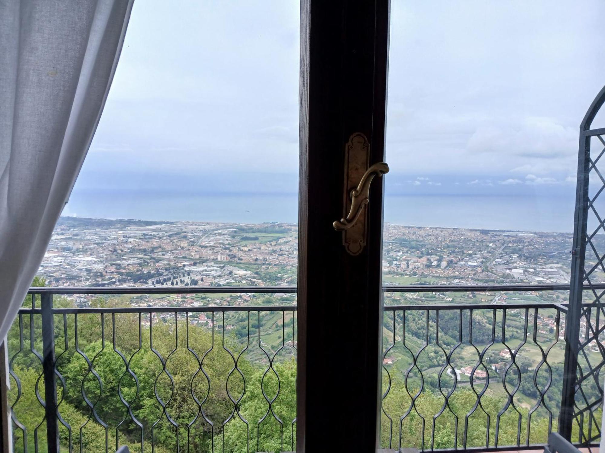 Hotel Ristorante Radar Carrara Eksteriør bilde